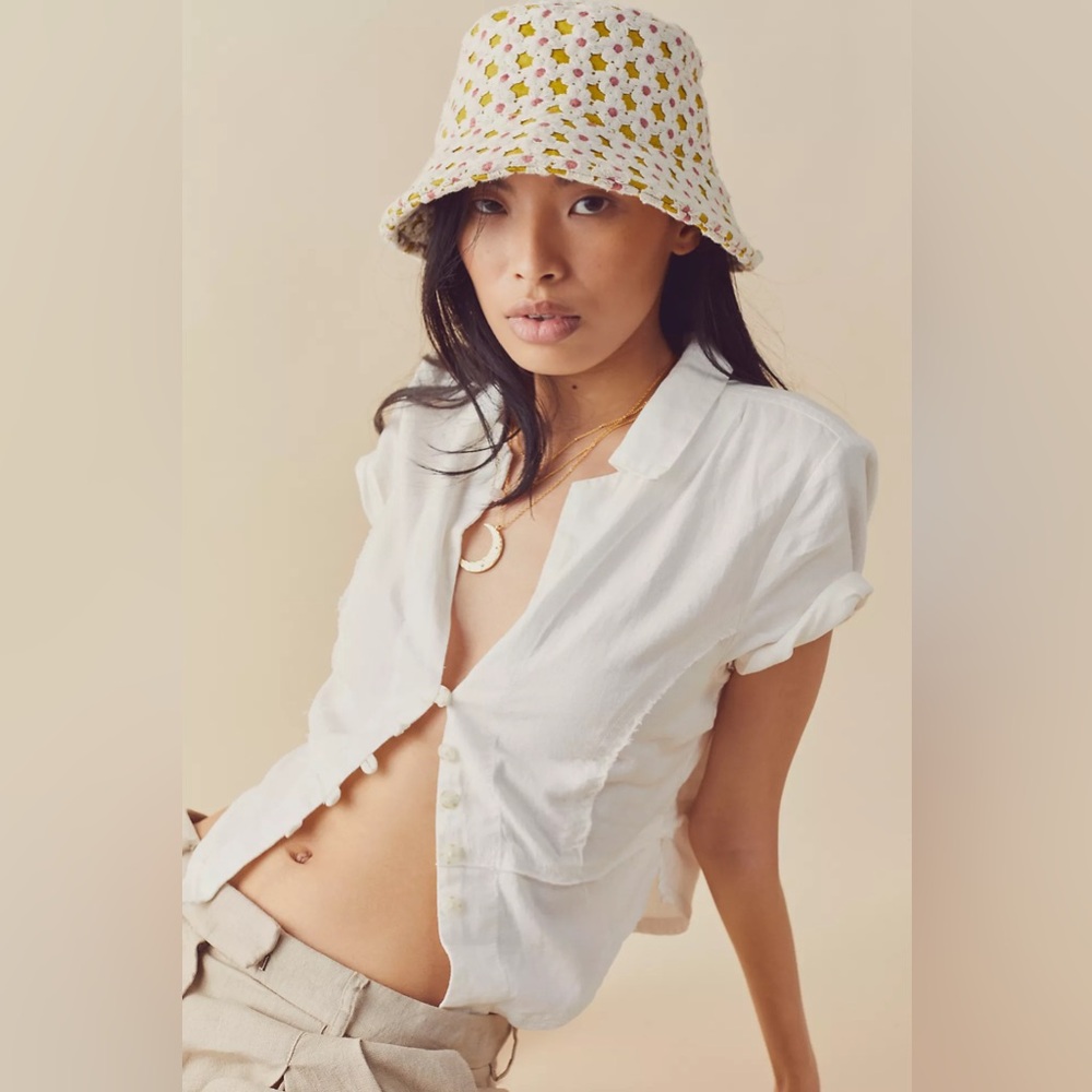 New🌟Free People-Daisy Crochet Bucket Hat